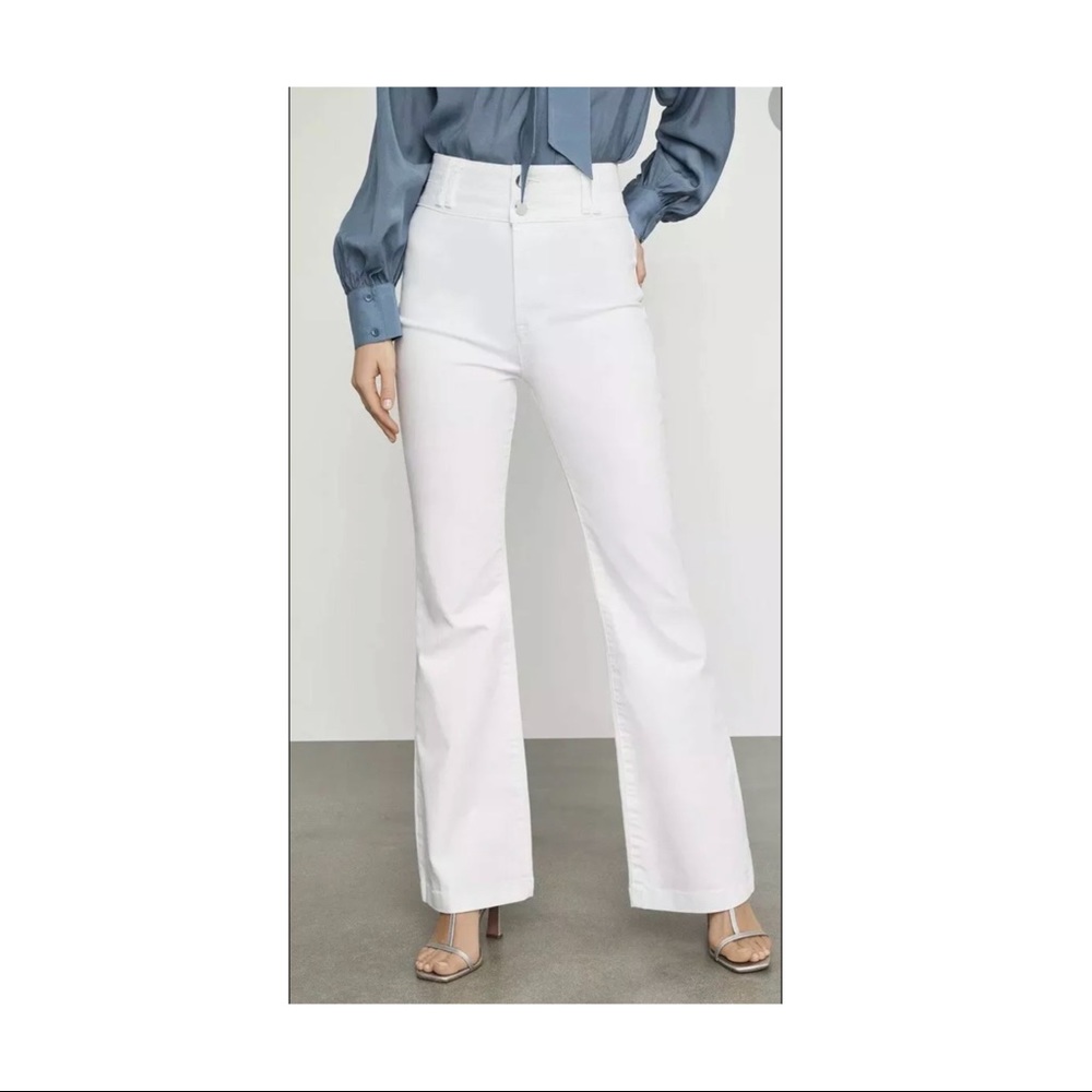 NWT BCBGMAXAZRIA STRETCH DENIM FLARED JEAN 27